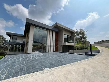 Ven y enamórate de esta Residencia en Rancho San Juan
