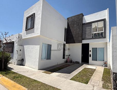 Casa en condominio en sale en San Isidro, Querétaro, Querétaro