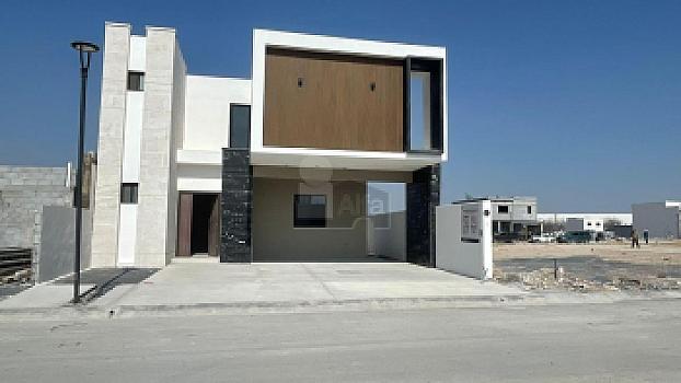 Casa en venta en fraccionamiento cerrado al Oriente de Saltillo (Arteaga)