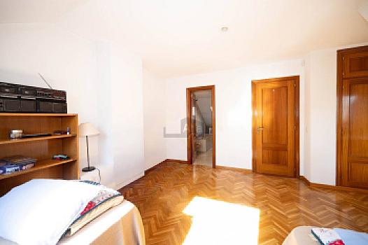 Chalet/casa pareado en venta en ARTURO SORIA, Madrid, Madrid