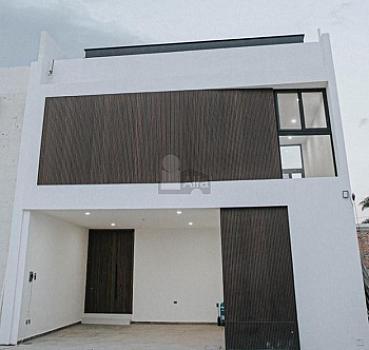 Casa en Venta al Norte de la Ciudad en Jacarandas Residencial 