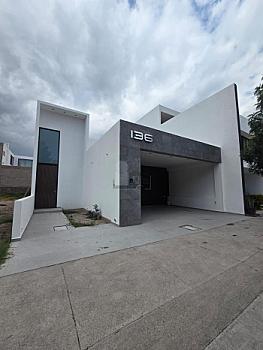 Casa en VENTA en Paseos Loretta