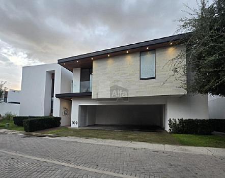 Casa en Venta al Norte de la Ciudad en Tierra Verde Habitat Gran Clase